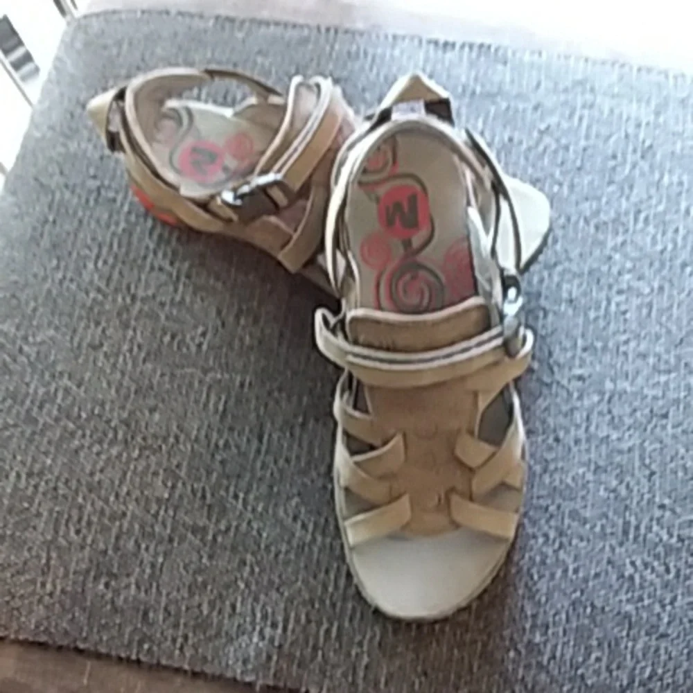 Merrell Sandals - Picture 6 of 7